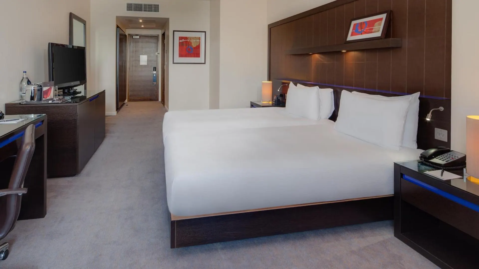Hilton London Canary Wharf 4*,  United Kingdom
