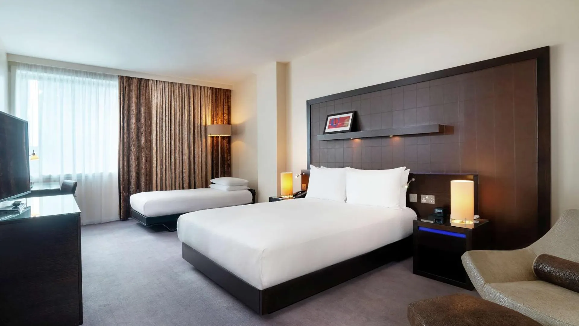 Hilton London Canary Wharf 4*,  United Kingdom